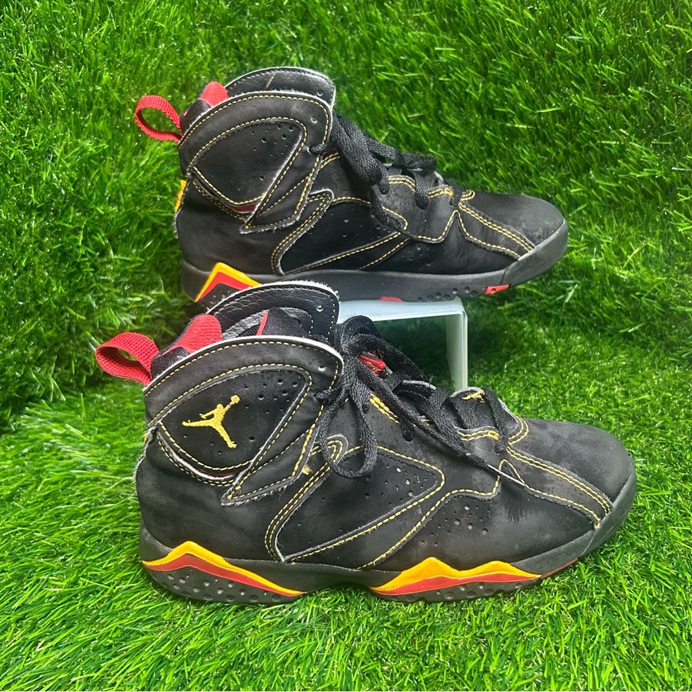 Jordan Kids Black and Red Sneakers
